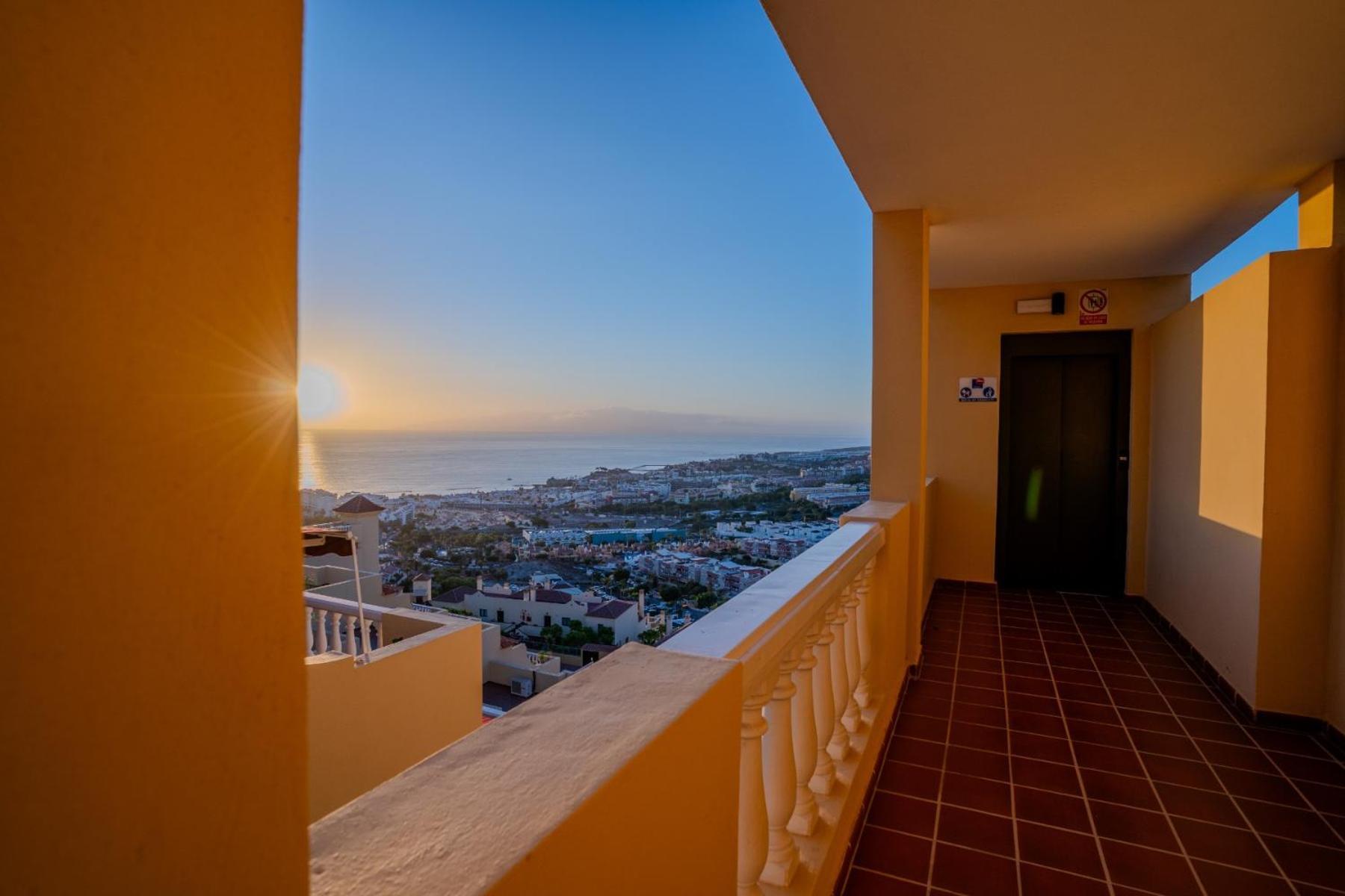 Appartement Penthouse With Ocean Views - Torviscas à Costa Adeje  Extérieur photo